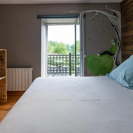 Gite De L'Autre Cote : Maison De Vacances Au Caractere Unique Et A La Decoration Soignee A Messincourt 別荘 *
