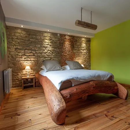 Gite De L'Autre Cote : Maison De Vacances Au Caractere Unique Et A La Decoration Soignee A Messincourt Messincourt