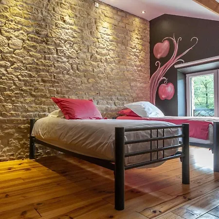 Gite De L'Autre Cote : Maison De Vacances Au Caractere Unique Et A La Decoration Soignee A Messincourt 別荘 *