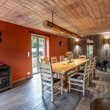 Gite De L'Autre Cote : Maison De Vacances Au Caractere Unique Et A La Decoration Soignee A Messincourt
